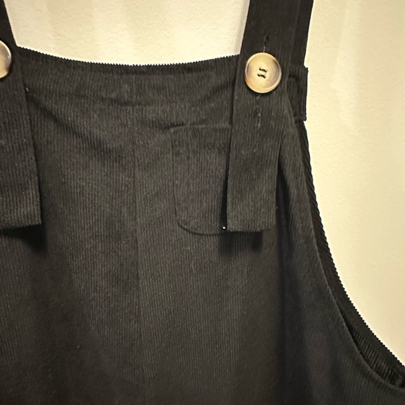 SHEIN Black Overall Jumpsuit - Picture 3 of 10